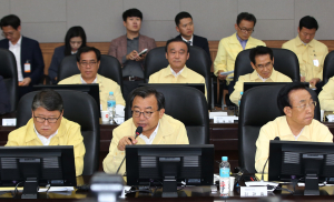與 원자력발전 안전점검 현장 최고위