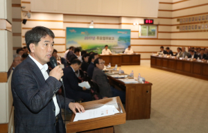 스티브 잡스처럼…업무보고 ‘눈에 띄네’