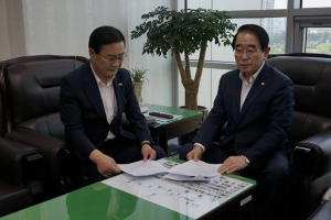 박명재 사무총장, 울릉 현안사업 협업 약속 