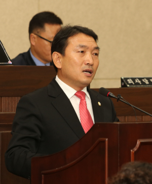 안동시의회 김호석 의원, 눈에 띄는 시정질문