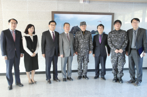 포항교육청, 특수임무유공자회 경북지회 독도 전경 사진 기증식 개최