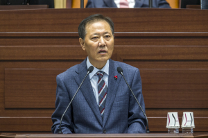 ‘신청사 이전’ 방만한 예산 운용 질타 