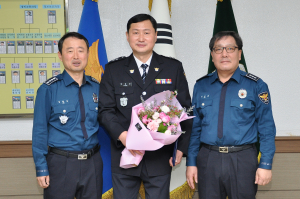화서파출소장 박유진 경위가 승진 임용식을 가졌다