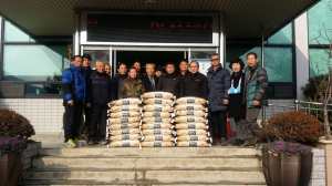 여봉석 씨, 쌀 25포 동로면사무소에 기증