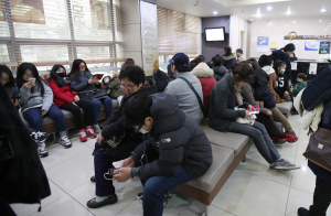 (포토)전국이 ‘콜록콜록’…병원마다 북새통