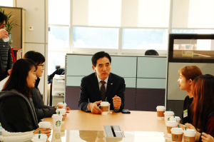 “달콤한 모닝커피와 함께…터놓고 말해요”