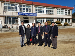 울진 광회분교 총동창회원, 모교에 장학금 전달