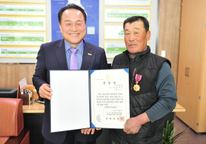 63년만에 주인 찾은 ‘화랑무공훈장’