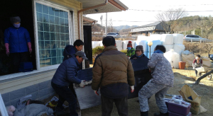 성주군 금수면 각 단체회원들, 화재피해 주민에게 도움의 손길 이어져