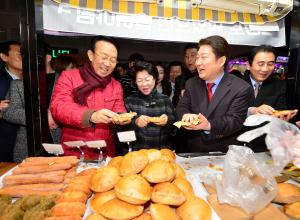 다시 불 밝힌 서문 야시장… 김 지사 “市ㆍ道 상생협력”