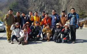 포항누리봉사회 봄맞이 산행 진행