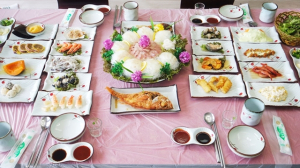 속초맛집 북한횟집, 대게요리 주문 시 무료 회 제공 이벤트