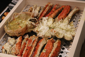 따뜻한 게찜을 마지막까지…강릉 주문진맛집 ‘신대게나라’ 강릉 가볼만한곳으로 눈길