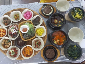 벗꽃 개화 시기에 식도락여행으로 가기 좋은 가성비 알찬 경주맛집 ˝원조떡갈비˝ 눈길