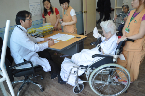 어르신께 의료혜택 ‘온정의 손길’
