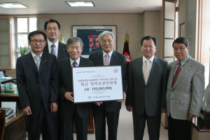인터불고그룹 권영호 회장, 계명문화대 장학금 전달