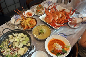 부산여행 그냥 지나치면 섭섭한 해운대 맛집 ‘홍게데이’ 살이 꽉 찬 홍게를 무한제공