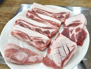 효리의단골집 참숯흑돼지구이 유명한 ‘청솔나무집’ 제주도 성산일출봉 맛집