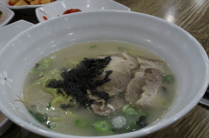현지인들에게 입소문난 제주 중문 맛집 <중문 국수마을>의 비결