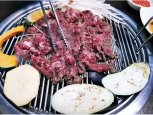 부산 광안리 맛집 터줏대감 ‘부산집본가’ 45년이상 담백한 언양불고기로 인기