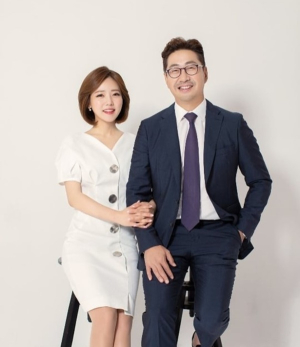 ˝성숙하고 책임지는 부부로 살겠다˝…아나운서 김선영, 변호사 백성문과 열애 9개월 만에 결실