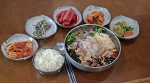 은빛억새와 함께 즐기는 제주도 성산일출봉 맛집 ‘어멍이해녀’ 섞어물회
