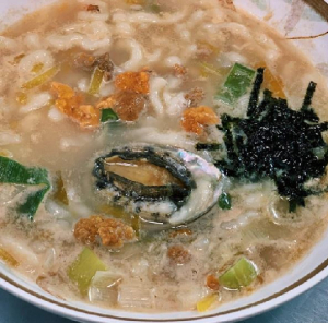  해안드라이브와 함께 즐기는 제주도 성산일출봉 맛집 ‘어멍이해녀’ 전복성게손칼국수 인기