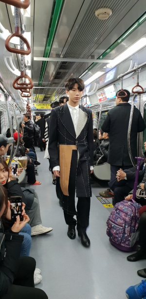대구도시철도, 지역 대학생들 지하철 이색 패션쇼 