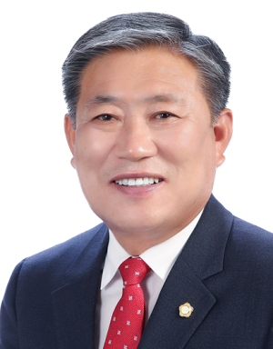 <창간축사>이철우 경주시의회 의장 “지역신문 주도하며 더 큰 역사 쓰길 응원”