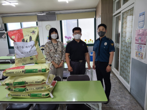 영주경찰서-풍기 체육회, 불우이웃에 쌀 전달