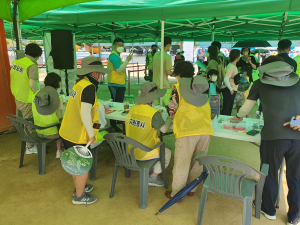 예천곤충축제 성공 위해…자원봉사 ‘구슬땀’