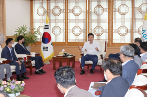“포항의 탄탄한 미래 기반 조성에 전력투구”