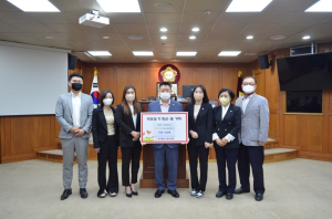 대구중구의회, 태풍 피해복구 성품 전달