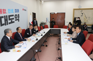 ‘태풍 피해’ 포항…산업 재건 힘 쏟는다