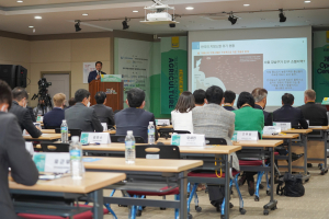 “수도권에 집중된 권한·경제력 지방과 나눠야”
