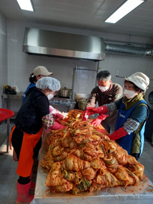군위군 산성면 여성자원봉사대, 김장 나눔 봉사