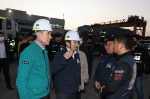 포항 찾은 원희룡 장관, 화물연대 파업 현장서 고충 수렴