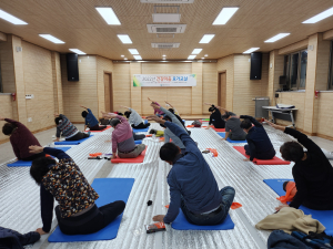 봉화군보건소, 주민 대상 건강마을 요가교실 인기