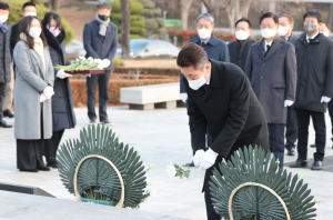 이강덕 시장 “청암 정신 이어 포항미래 열자”
