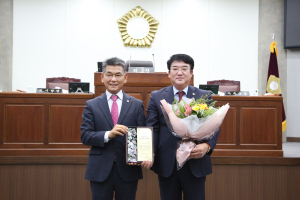 이상승 칠곡군의회 의원, 경북의정봉사대상 수상
