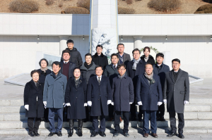 영주시의회, 충혼탑 참배로 계묘년 맞아