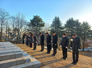 상주교육청 간부ㆍ공무원, 충혼탑 참배