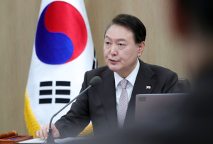 尹대통령 “부처 안정화 위해 당분간 개각 없다”
