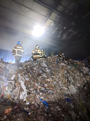 경산 폐기물처리공장서 화재...인명피해는 없어