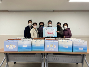 신천4동 자율방재단장 배상학 씨, 설맞이 떡국떡 전달