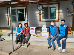 봉화군청공무원노조, 4개면 소외계층에 위문품 전달