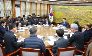 주낙영 경주시장, 노마스크 회의 주재…‘청렴ㆍ친절’ 강조