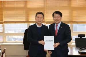 ‘신산업 경쟁력 확보’ 이강덕 포항시장 발로 뛴다