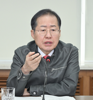 홍준표 시장 “공무원이 변해야 대구도 변해”