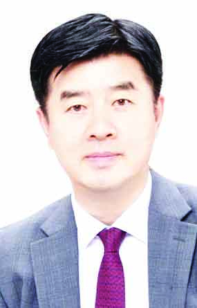 <윤민수 칼럼> 자식이 행복하니 부모도 행복하다